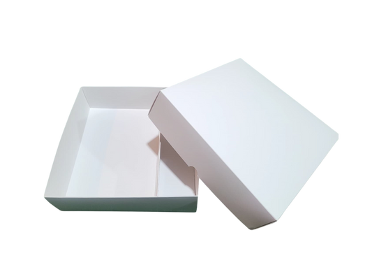 Cutie albă cu capac detașabil – 20x20x6 cm