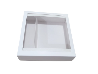 Cutie albă cu capac și fereastră din acetofan – 20x20x6 cm