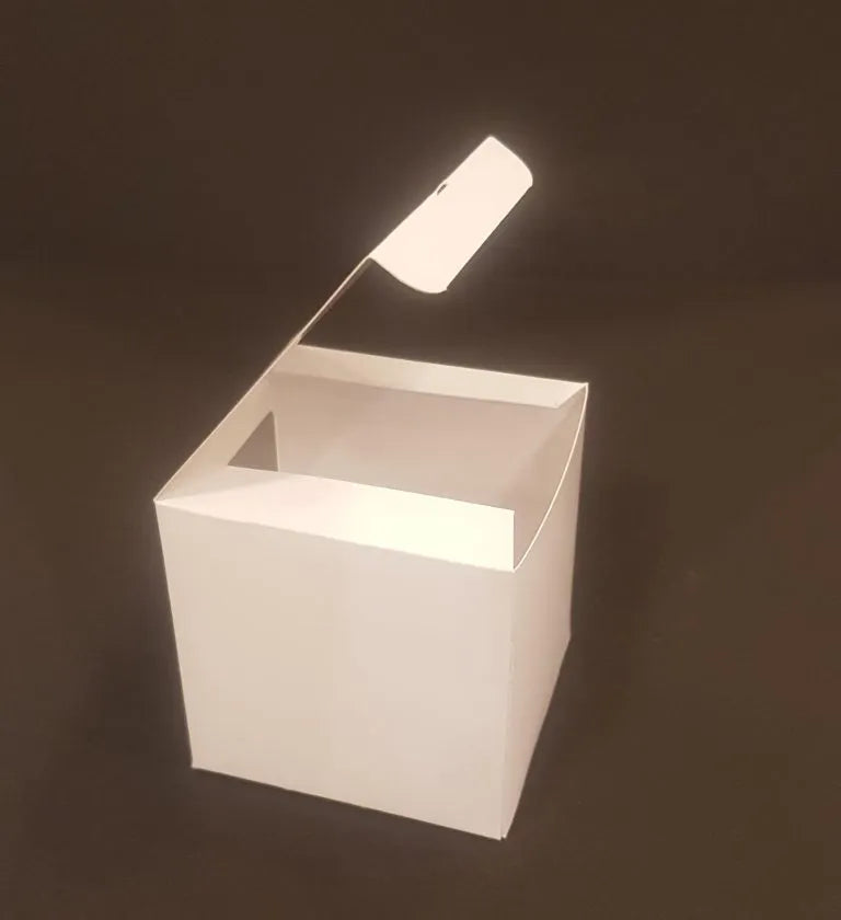 White product box with 7.4 cm glass