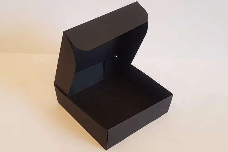 Self-forming black box 5x6x2 cm