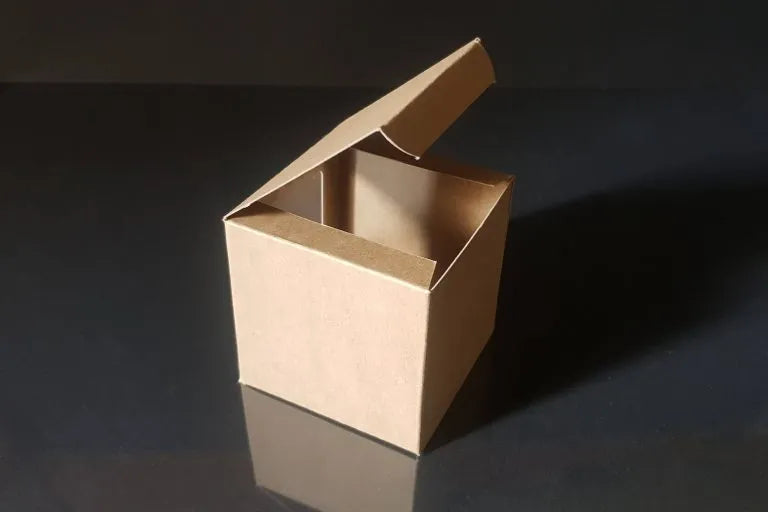 Natural box with window 10x10x10 cm