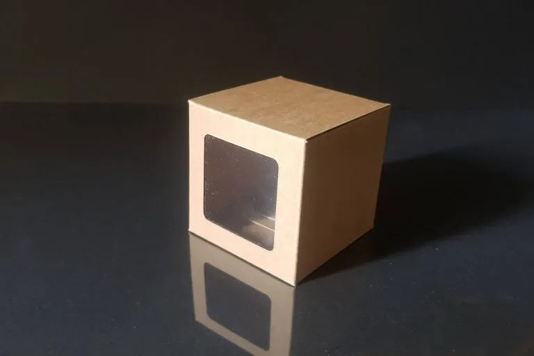 Natural box with window 10x10x10 cm