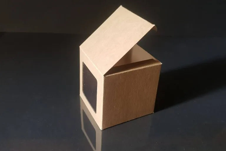 Natural box with window 10x10x10 cm