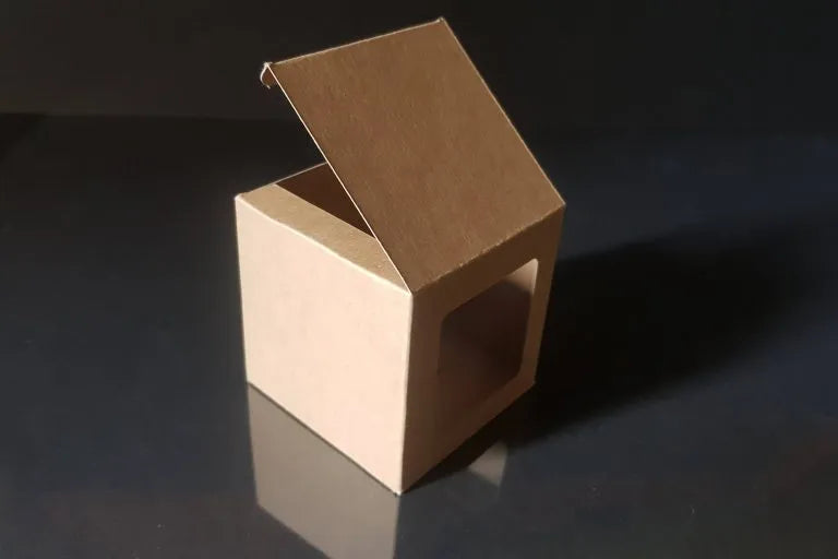 Natural box with window 10x10x10 cm