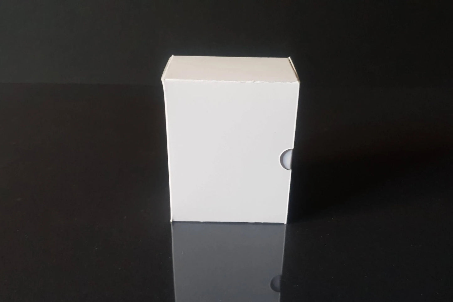 White box with window 6.5x5x3cm