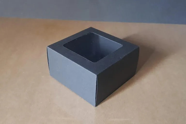 White box with window 6.5x5x3cm