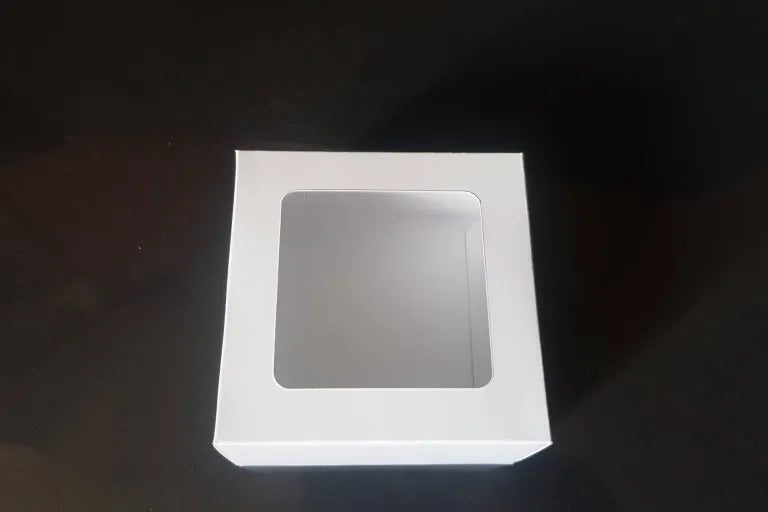 White box with window 6.5x5x3cm