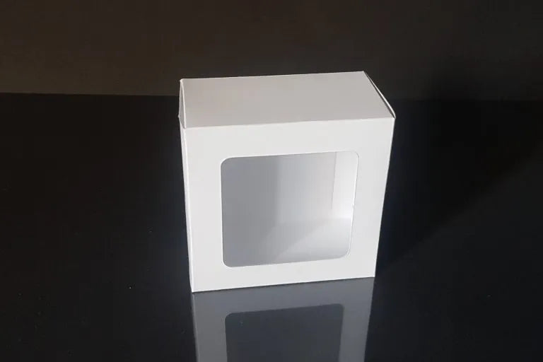 White box with window 6.5x5x3cm