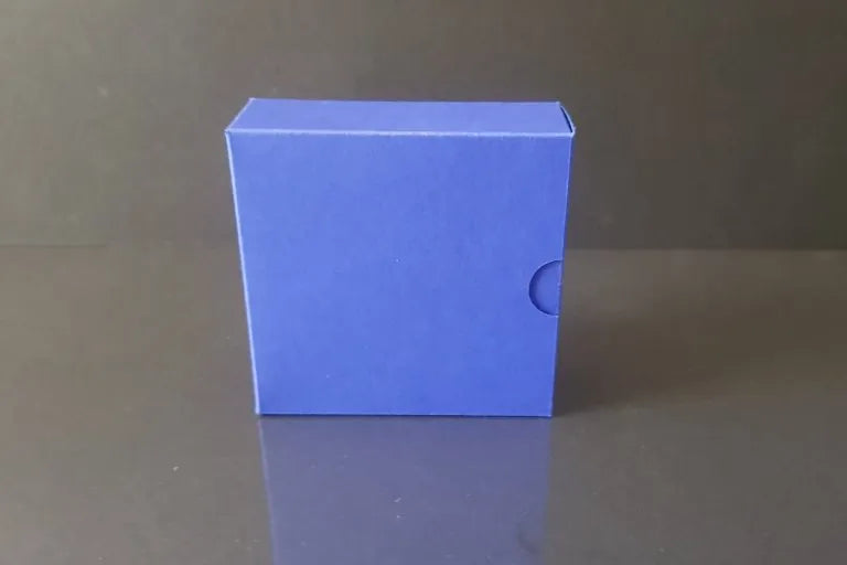 Blue product box 8x8x2.7 cm