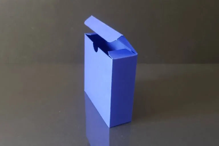 Blue product box 8x8x2.7 cm