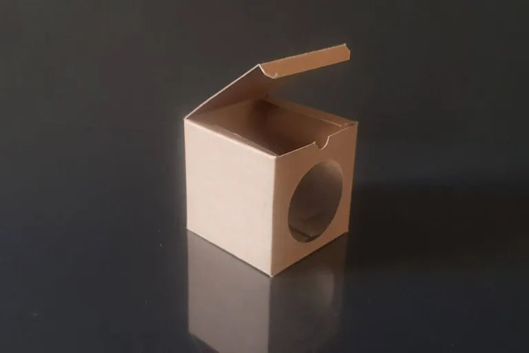 Natural box with window 10x10x10 cm