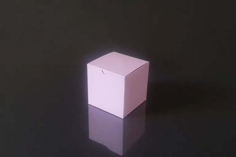 Colored box 5x5x5 cm