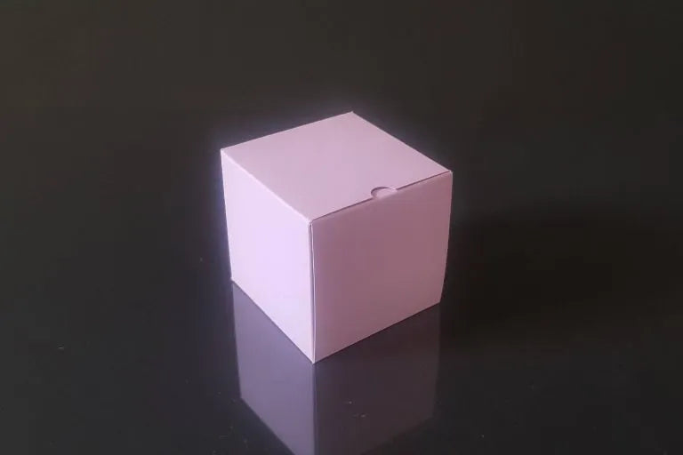 Colored box 5x5x5 cm